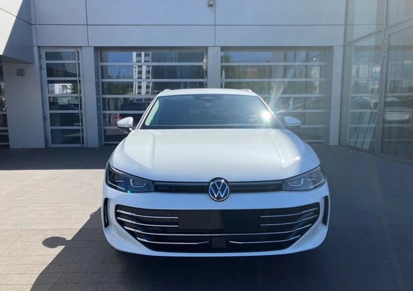 Volkswagen Passat cena 215373 przebieg: 5, rok produkcji 2024 z Koszalin małe 379